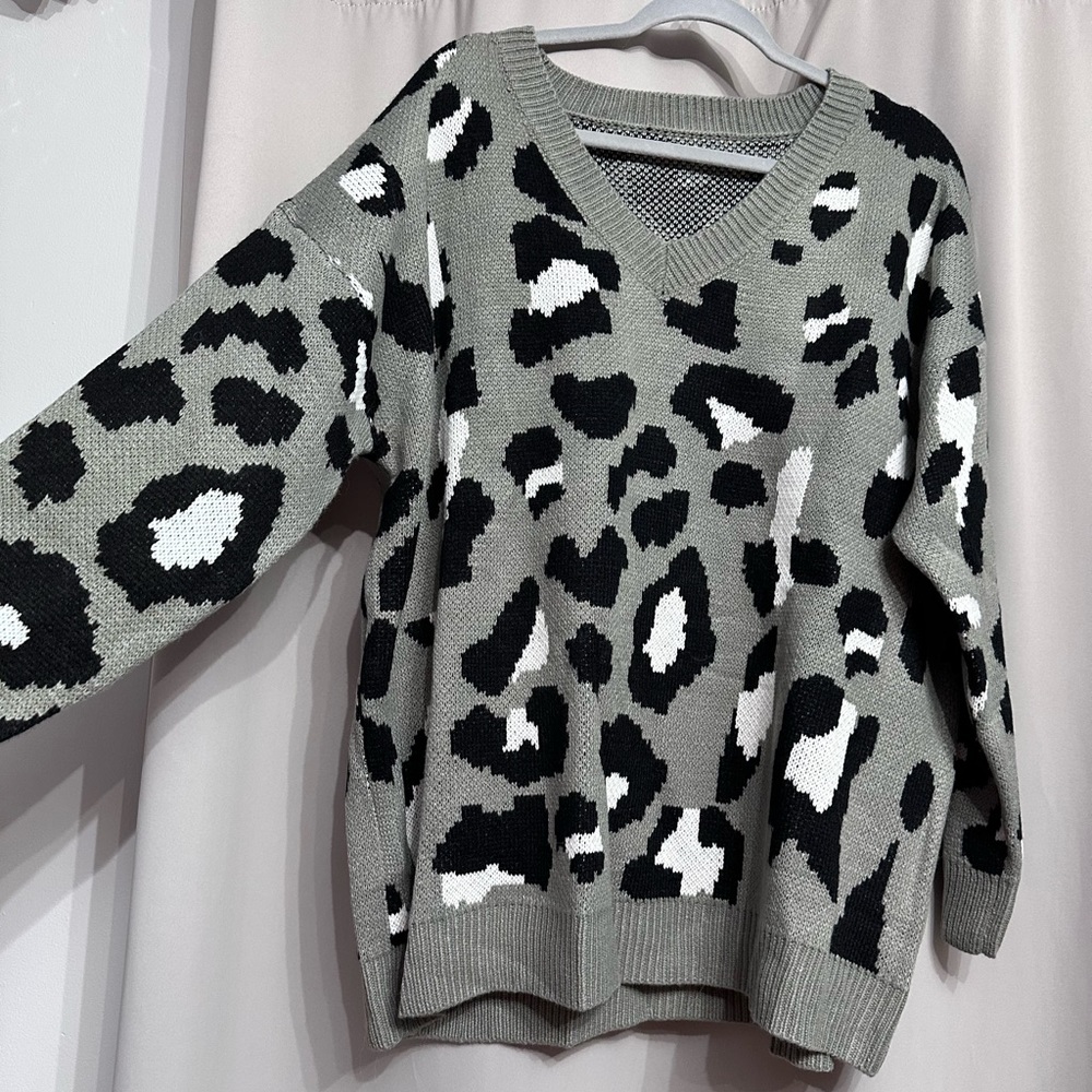 NWOT - Animal Print Plus Size Sweater